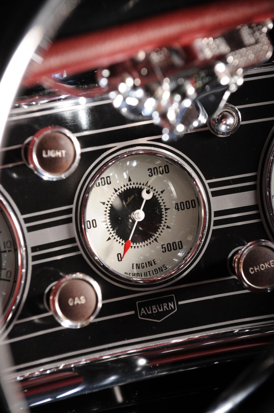 Панель приборов Auburn 852 SC Dual Ratio Speedster 1936 года  (фото 36 из 48)